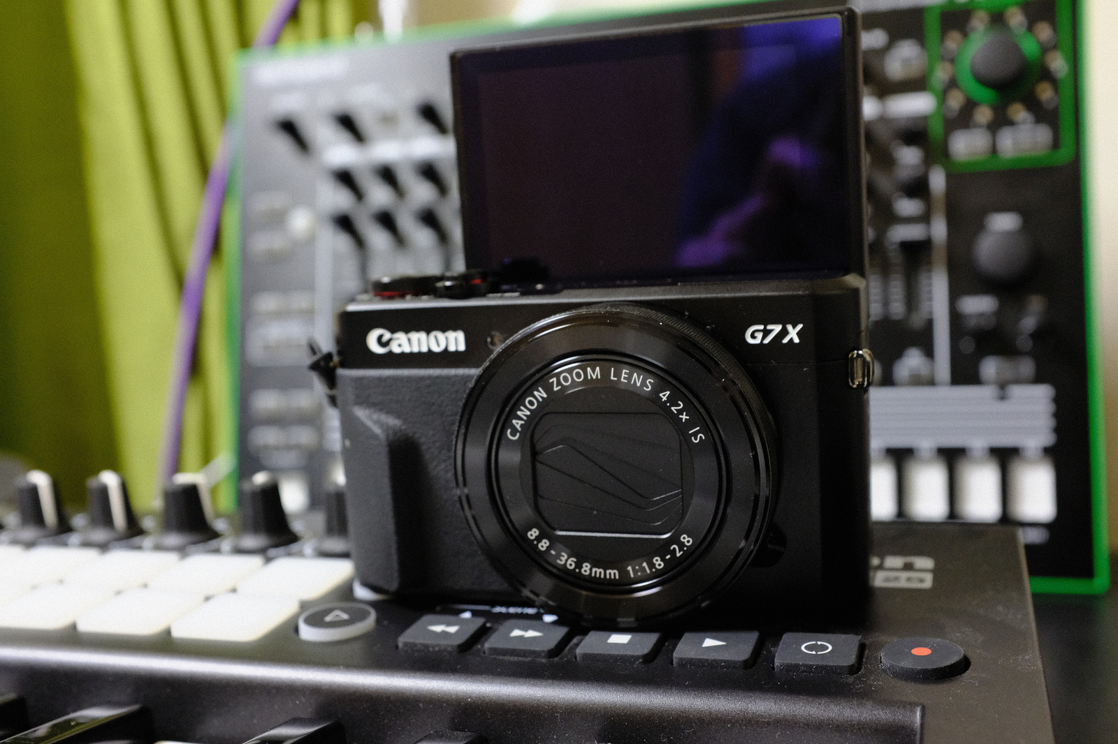 Canon G7XMK2 背面パネル